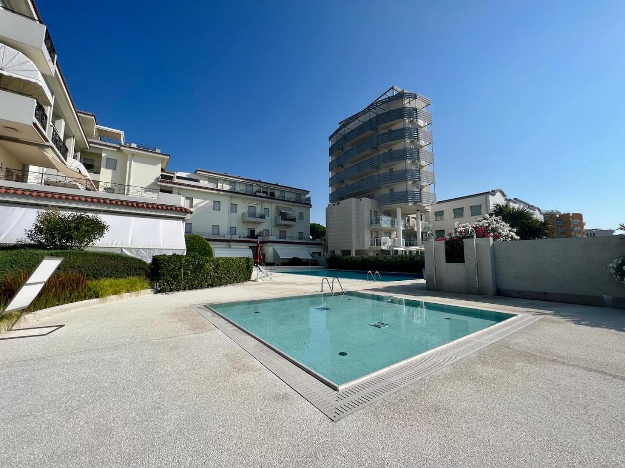 Bagni Miramare - Home Immobiliare Jesolo エクステリア 写真